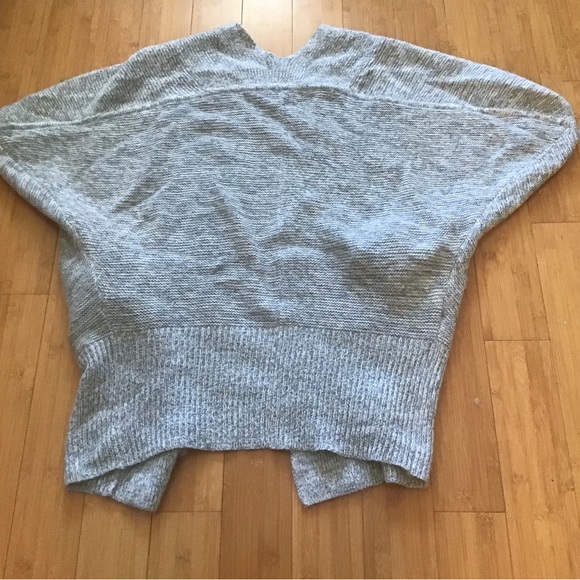 Aritzia Babaton Javier Cocoon Mohair Alpaca Blend Cardigan EUC Size S/M - Picture 16 of 16